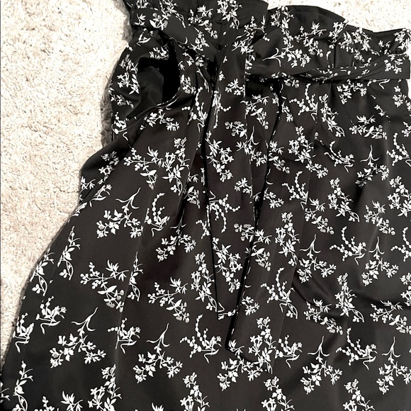 H&M Black & White A-line Floral Skirt - Picture 4 of 7